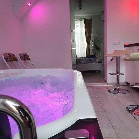 White House & Jacuzzi Apartment Sibiu Luaran gambar