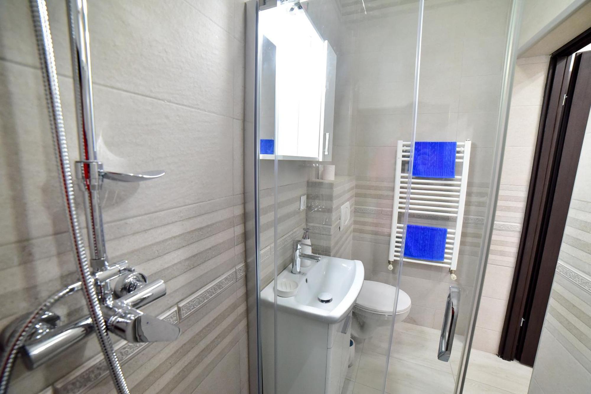 White House & Jacuzzi Apartment Sibiu Luaran gambar